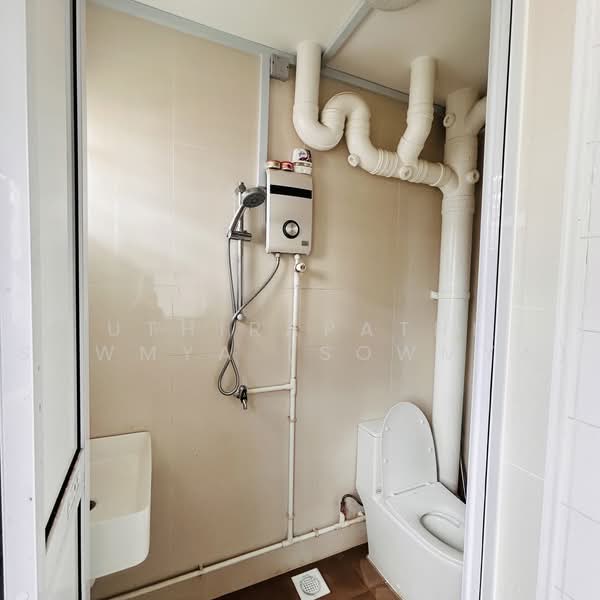 136 Teck Whye Lane, 136 Teck Whye Lane, 3 Bedrooms, 1,108 sqft, HDB Flat For Sale, by Uthirapathi Sowmya (Sowmya), 500240204 - Bathroom - PropertyGuru.com.sg