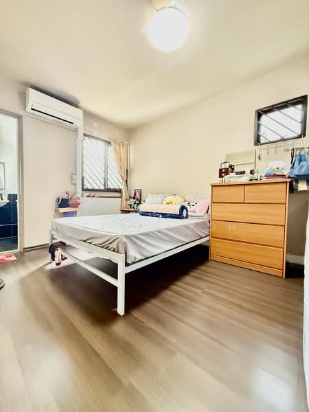 135 Bukit Batok West Avenue 6, 135 Bukit Batok West Avenue 6, 3 Bedrooms, 1,000 sqft, HDB Flat For Sale, by Kelvin Poh, 500240208 - PropertyGuru.com.sg