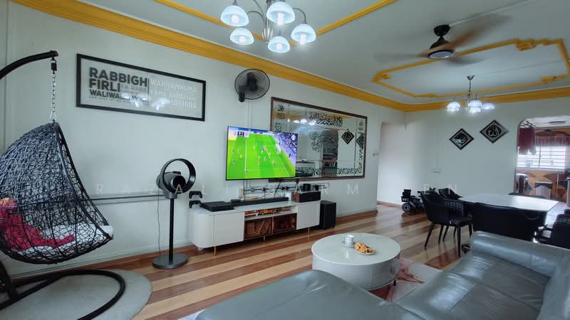 536 Bukit Batok Street 52, 536 Bukit Batok Street 52, 3 Bedrooms, 1,109 sqft, HDB Flat For Sale, by Razali Sarmiten, 500240217 - Living Room - PropertyGuru.com.sg