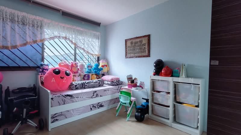 536 Bukit Batok Street 52, 536 Bukit Batok Street 52, 3 Bedrooms, 1,109 sqft, HDB Flat For Sale, by Razali Sarmiten, 500240217 - Bedroom - PropertyGuru.com.sg