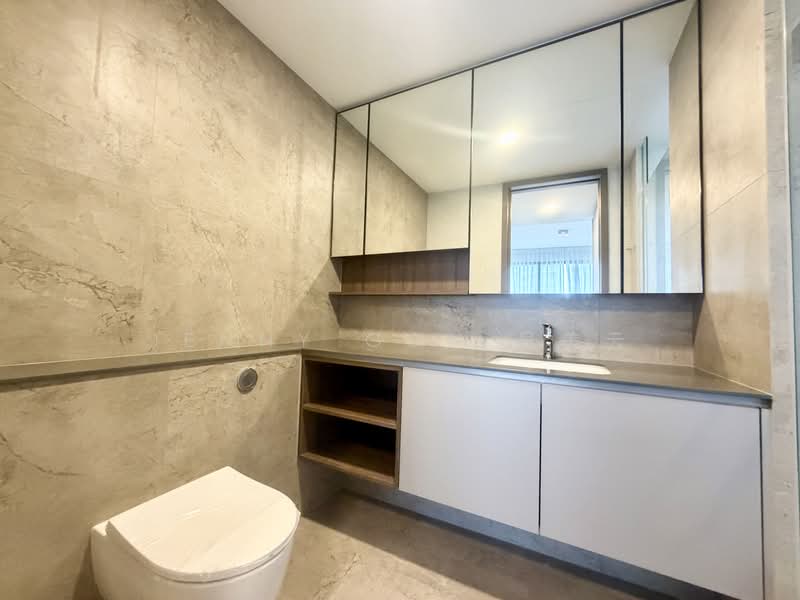 Norwood Grand, , 4 Bedrooms, 1,313 sqft, Condominium For Sale, by Jenny Goh 吴美云, 500240237 - Bathroom - PropertyGuru.com.sg
