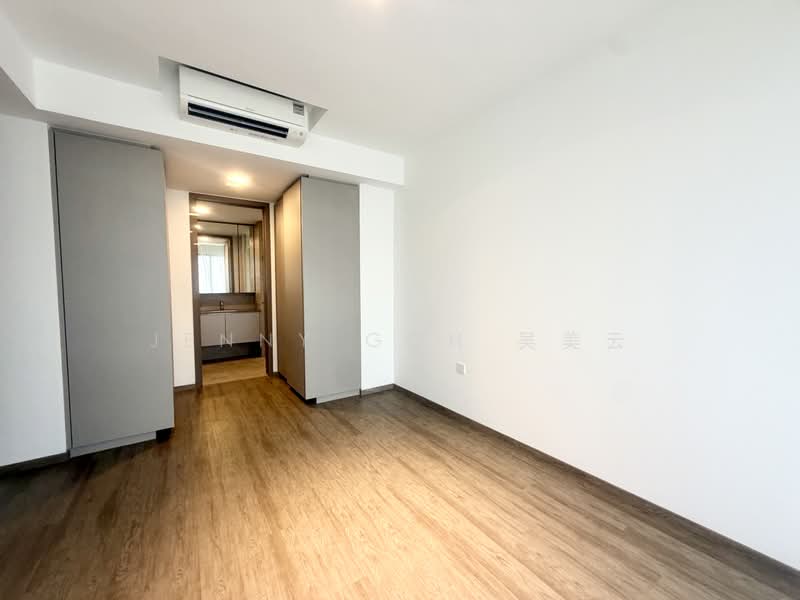 Norwood Grand, , 4 Bedrooms, 1,313 sqft, Condominium For Sale, by Jenny Goh 吴美云, 500240237 - Master Bedroom - PropertyGuru.com.sg