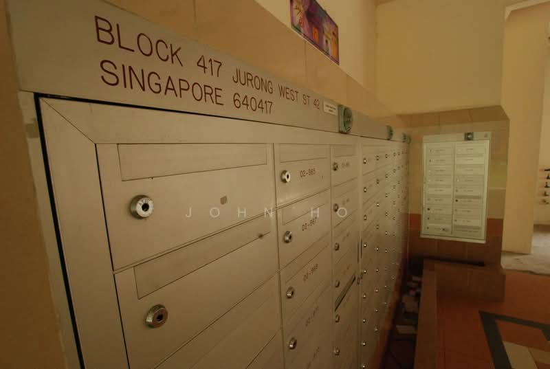 417 Jurong West Street 42, 417 Jurong West Street 42, Room Rental, 120 sqft, HDB Flat For Rent, by John Ho, 500240244 - Corridor - PropertyGuru.com.sg