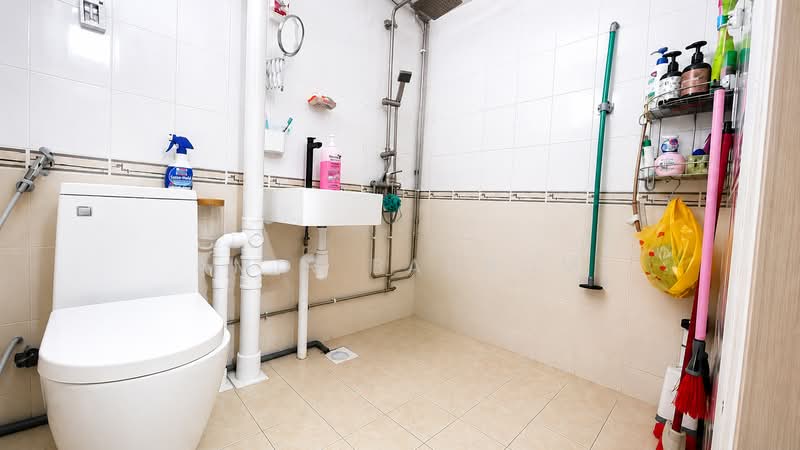 114 Yishun Ring Road, 114 Yishun Ring Road, Sembawang / Yishun, 3 Bedrooms, 1,173 sqft, HDB Flat For Sale, by Amir Bahrom, 500240251 - Bathroom - PropertyGuru.com.sg