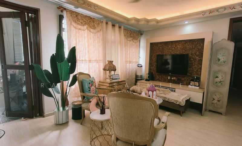 272 Toh Guan Road, 272 Toh Guan Road, Boon Lay / Jurong / Tuas, 3 Bedrooms, 1,303 sqft, HDB Flat For Sale, by Razali Sarmiten, 500240265 - Living Room - PropertyGuru.com.sg