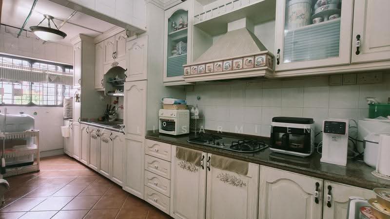 272 Toh Guan Road, 272 Toh Guan Road, Boon Lay / Jurong / Tuas, 3 Bedrooms, 1,303 sqft, HDB Flat For Sale, by Razali Sarmiten, 500240265 - Kitchen - PropertyGuru.com.sg