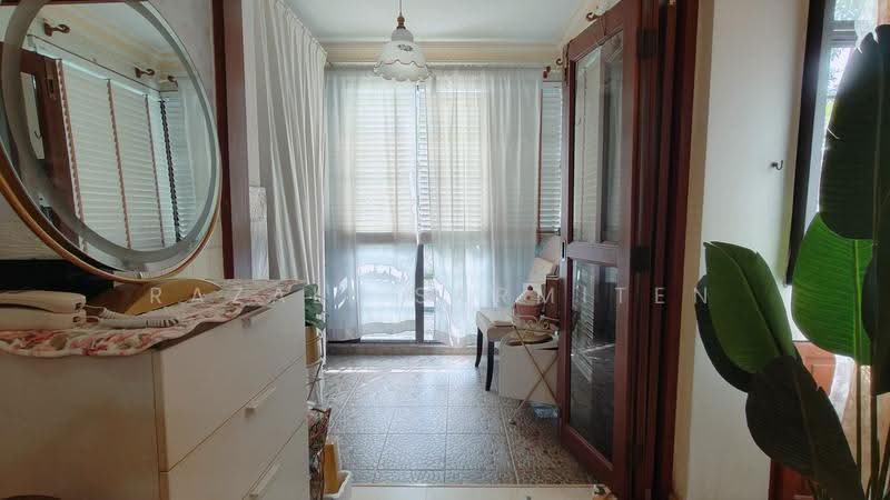 272 Toh Guan Road, 272 Toh Guan Road, Boon Lay / Jurong / Tuas, 3 Bedrooms, 1,303 sqft, HDB Flat For Sale, by Razali Sarmiten, 500240265 - Balcony - PropertyGuru.com.sg