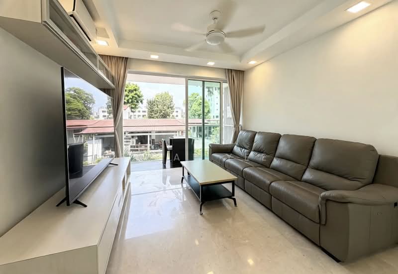 Parc Emily, 9 Mount Emily Road, 2 Bedrooms, 1,001 sqft, Condominium For Sale, by Bryan Yee, 500240266 - Living Room - PropertyGuru.com.sg