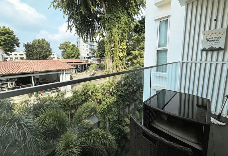 Parc Emily, 9 Mount Emily Road, 2 Bedrooms, 1,001 sqft, Condominium For Sale, by Bryan Yee, 500240266 - Balcony - PropertyGuru.com.sg
