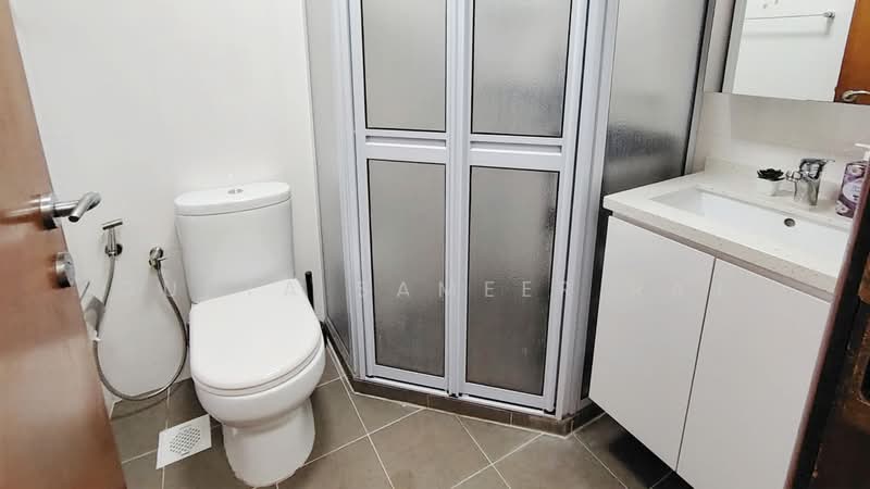 Palm Mansions, 345 Pasir Panjang Road, Room Rental, 150 sqft, Apartment For Rent, by Gupta Sameer Raj, 500240267 - Bathroom - PropertyGuru.com.sg