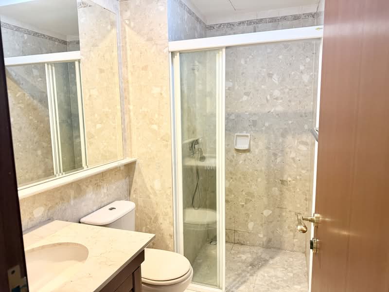 Duchess Crest, 58 Duchess Avenue, 2 Bedrooms, 936 sqft, Condominium For Rent, by Rosy M. H, 500240286 - Bathroom - PropertyGuru.com.sg