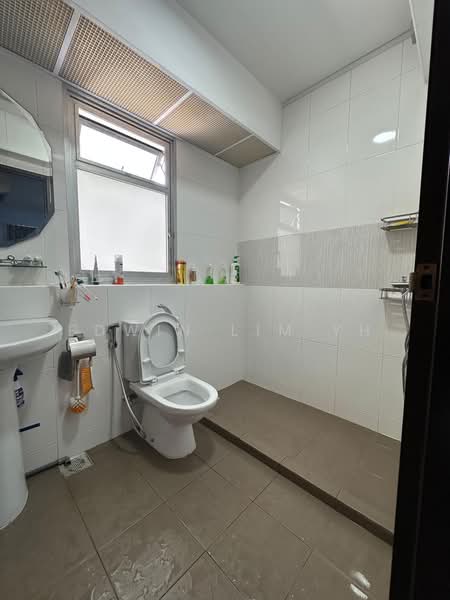 26A Saint George's Lane, 26A Saint George's Lane, Balestier / Toa Payoh, 3 Bedrooms, 990 sqft, HDB Flat For Sale, by Edwin Lim YH, 500240287 - Bathroom - PropertyGuru.com.sg