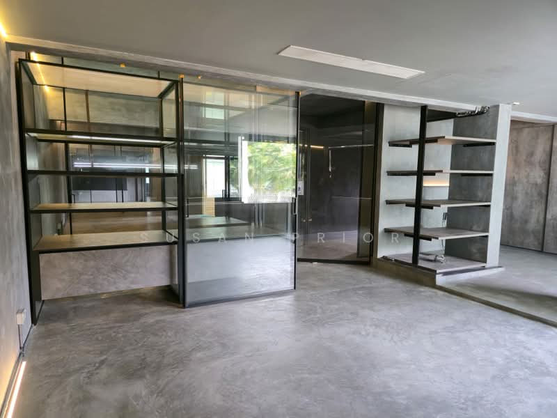 1800 sf! Bachelor Bespoke 2 Bed Rangoon, Rangoon Road, 3 Bedrooms, 1,800 sqft, Walk-up Apartment For Rent, by Susan Prior, 500240290 - Interior - PropertyGuru.com.sg