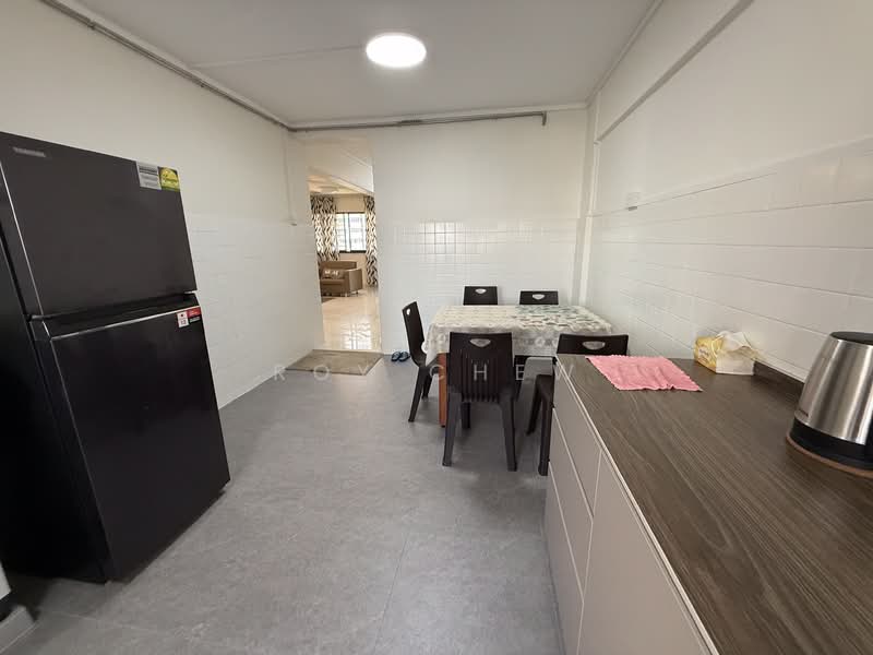 32 Teban Gardens Road, 32 Teban Gardens Road, 3 Bedrooms, 1,065 sqft, HDB Flat For Rent, by Roy Chew, 500240304 - Kitchen - PropertyGuru.com.sg