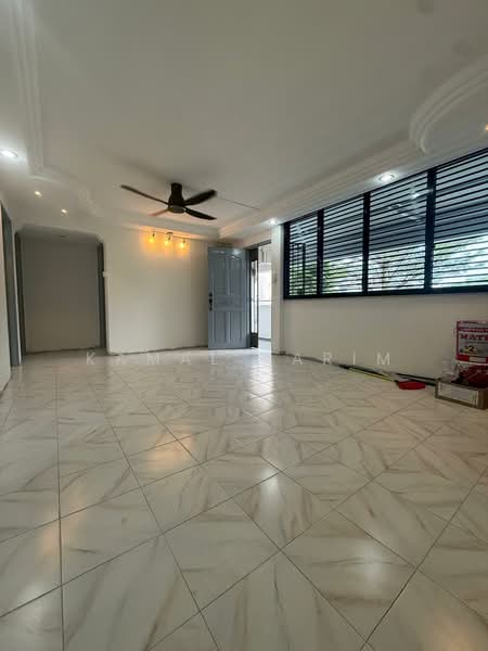 521 Hougang Avenue 6, 521 Hougang Avenue 6, 3 Bedrooms, 1,108 sqft, HDB Flat For Rent, by Kamal Karim, 500240309 - Living Room - PropertyGuru.com.sg