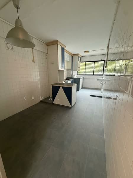 521 Hougang Avenue 6, 521 Hougang Avenue 6, 3 Bedrooms, 1,108 sqft, HDB Flat For Rent, by Kamal Karim, 500240309 - Kitchen - PropertyGuru.com.sg