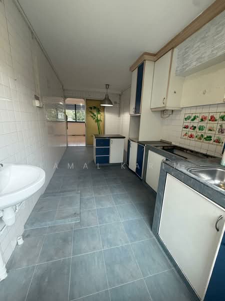 521 Hougang Avenue 6, 521 Hougang Avenue 6, 3 Bedrooms, 1,108 sqft, HDB Flat For Rent, by Kamal Karim, 500240309 - Kitchen - PropertyGuru.com.sg