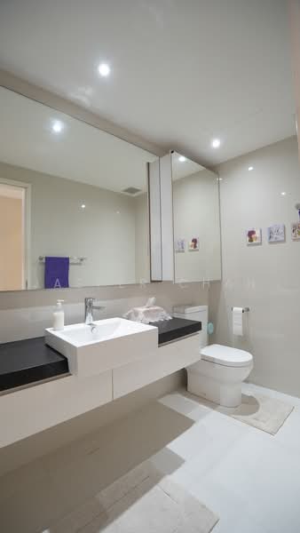 The Interlace, 208 Depot Road, 3 Bedrooms, 2,121 sqft, Condominium For Sale, by Jasper Chan, 500240313 - Bathroom - PropertyGuru.com.sg