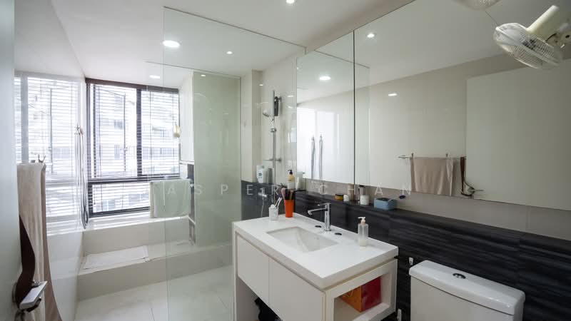 The Interlace, 208 Depot Road, 3 Bedrooms, 2,121 sqft, Condominium For Sale, by Jasper Chan, 500240313 - Bathroom - PropertyGuru.com.sg