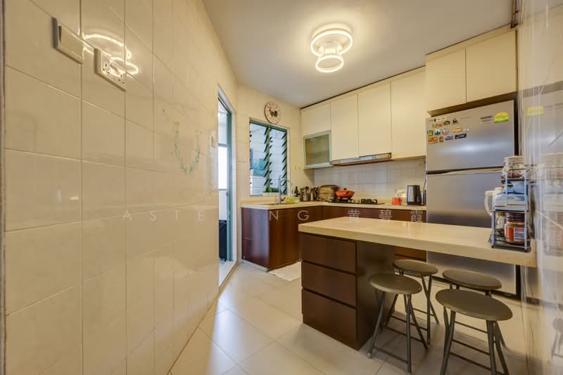 464 Choa Chu Kang Avenue 4, 464 Choa Chu Kang Avenue 4, Dairy Farm / Bukit Panjang / Choa Chu Kang, 3 Bedrooms, 1,119 sqft, HDB Flat For Sale, by Aster Ng 黄碧霞, 500240346 - Well-Sized Kitchen - PropertyGuru.com.sg