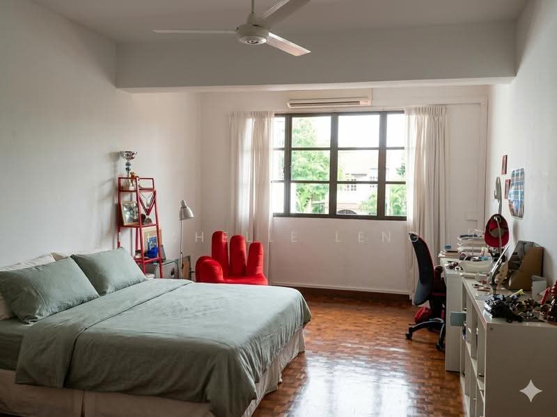 Dyson Road. Semi-Detached (with huge land), Dyson Road, Newton / Novena, 5 Bedrooms, 3,500 sqft, Semi-Detached House For Sale, by Michelle Leng, 500240381 - Bedroom - PropertyGuru.com.sg