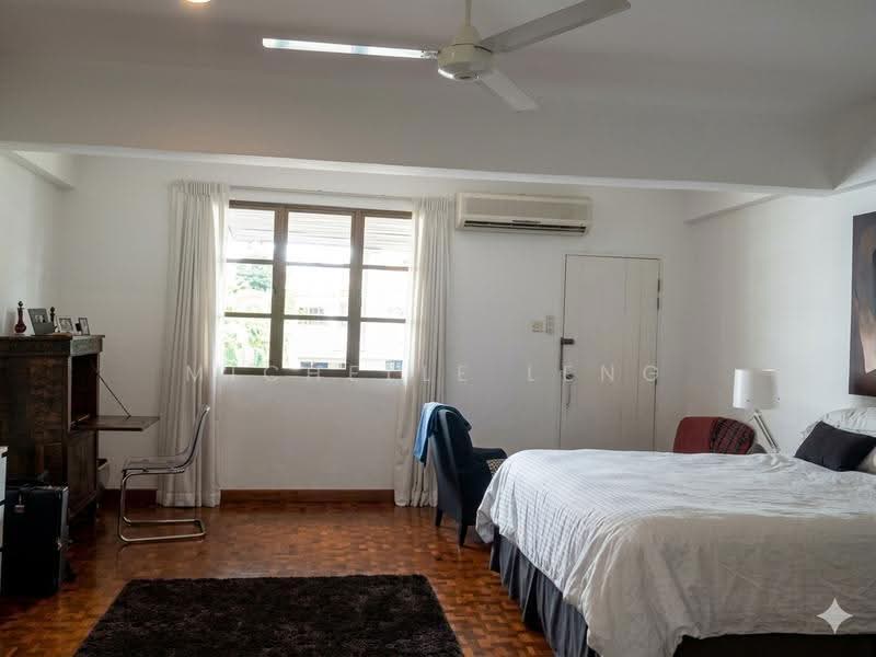 Dyson Road. Semi-Detached (with huge land), Dyson Road, Newton / Novena, 5 Bedrooms, 3,500 sqft, Semi-Detached House For Sale, by Michelle Leng, 500240381 - Bedroom - PropertyGuru.com.sg
