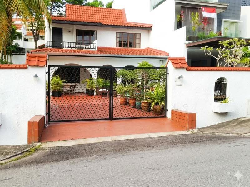 Dyson Road. Semi-Detached (with huge land), Dyson Road, Newton / Novena, 5 Bedrooms, 3,500 sqft, Semi-Detached House For Sale, by Michelle Leng, 500240381 - Exterior - PropertyGuru.com.sg
