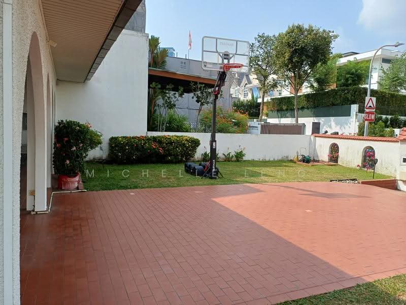 Dyson Road. Semi-Detached (with huge land), Dyson Road, Newton / Novena, 5 Bedrooms, 3,500 sqft, Semi-Detached House For Sale, by Michelle Leng, 500240381 - Exterior - PropertyGuru.com.sg