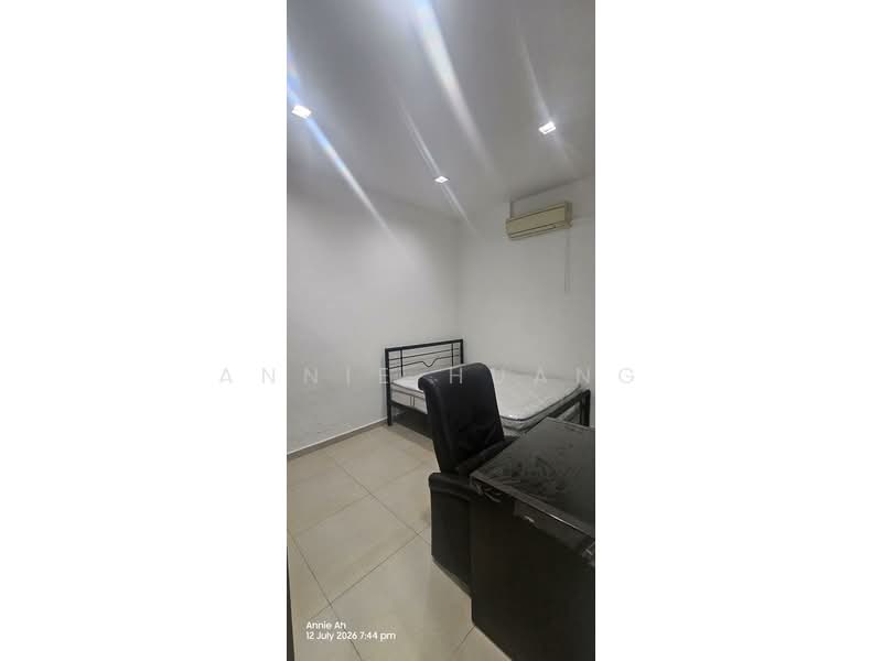 Sembawang Hills Estate, Nemesu Avenue, Room Rental, 160 sqft, Terraced House For Rent, by Annie Huang, 500240403 - Bedroom - PropertyGuru.com.sg