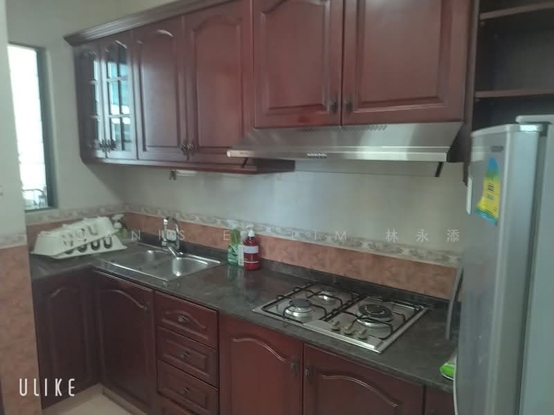 Tanglin Regency, 381 Tanglin Road, 2 Bedrooms, 883 sqft, Condominium For Rent, by Danis ET Lim 林永添, 500240410 - Kitchen - PropertyGuru.com.sg