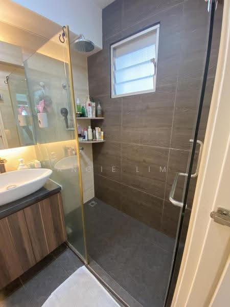 183C Boon Lay Avenue, 183C Boon Lay Avenue, Boon Lay / Jurong / Tuas, 3 Bedrooms, 990 sqft, HDB Flat For Sale, by Angie Lim, 500240412 - Bathroom - PropertyGuru.com.sg