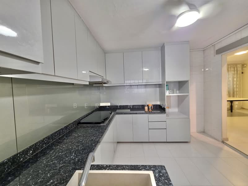 405 Jurong West Street 42, 405 Jurong West Street 42, 4 Bedrooms, 1,604 sqft, HDB Flat For Sale, by Berlyn Aw, 500240424 - Kitchen - PropertyGuru.com.sg