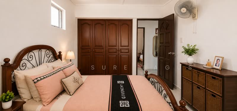 226 Yishun Street 21, 226 Yishun Street 21, Sembawang / Yishun, 3 Bedrooms, 1,001 sqft, HDB Flat For Sale, by Roza Sure Bagus, 500240427 - Masterbedroom View to entrance - PropertyGuru.com.sg