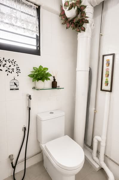226 Yishun Street 21, 226 Yishun Street 21, Sembawang / Yishun, 3 Bedrooms, 1,001 sqft, HDB Flat For Sale, by Roza Sure Bagus, 500240427 - Common Toilet at Kitchen - PropertyGuru.com.sg