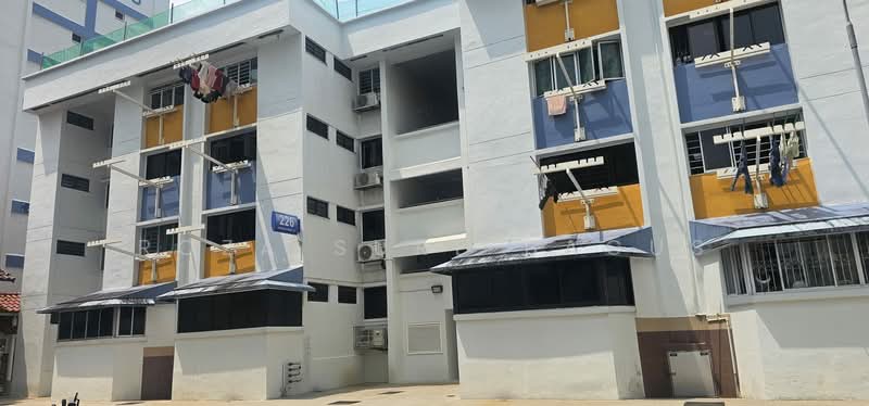 226 Yishun Street 21, 226 Yishun Street 21, Sembawang / Yishun, 3 Bedrooms, 1,001 sqft, HDB Flat For Sale, by Roza Sure Bagus, 500240427 - Blk facade - back/kitchen - PropertyGuru.com.sg