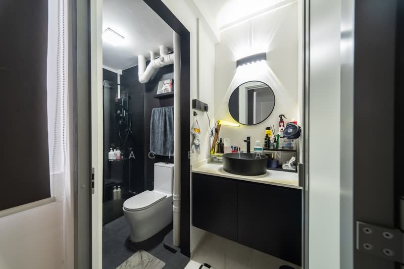 123 Bishan Street 12, 123 Bishan Street 12, 3 Bedrooms, 904 sqft, HDB Flat For Sale, by Rachel Tan, 500240432 - Bathroom - PropertyGuru.com.sg