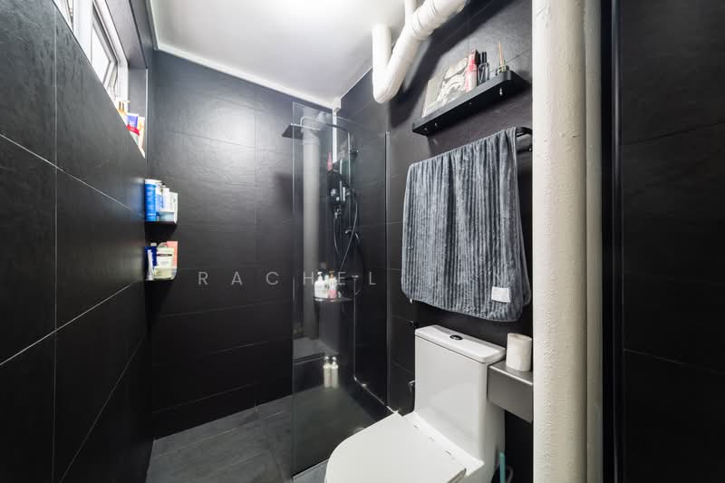 123 Bishan Street 12, 123 Bishan Street 12, 3 Bedrooms, 904 sqft, HDB Flat For Sale, by Rachel Tan, 500240432 - Bathroom - PropertyGuru.com.sg