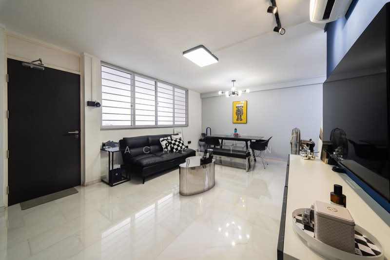 123 Bishan Street 12, 123 Bishan Street 12, 3 Bedrooms, 904 sqft, HDB Flat For Sale, by Rachel Tan, 500240432 - Living Room - PropertyGuru.com.sg