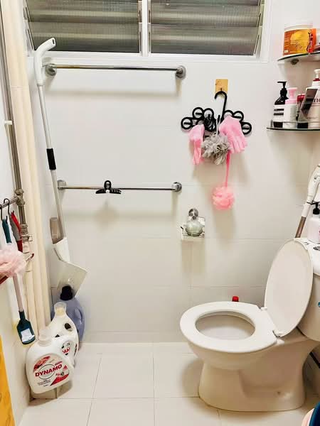 109 Bedok Reservoir Road, 109 Bedok Reservoir Road, Room Rental, 100 sqft, HDB Flat For Rent, by Hanson Chan, 500240440 - Bathroom - PropertyGuru.com.sg