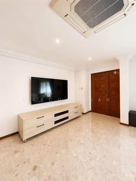 999 Year Inter-Terrace at Teachers Estate, , 4 Bedrooms, 2,700 sqft, Terraced House For Sale, by Marcus Luah, 500240441 - Living Room - PropertyGuru.com.sg
