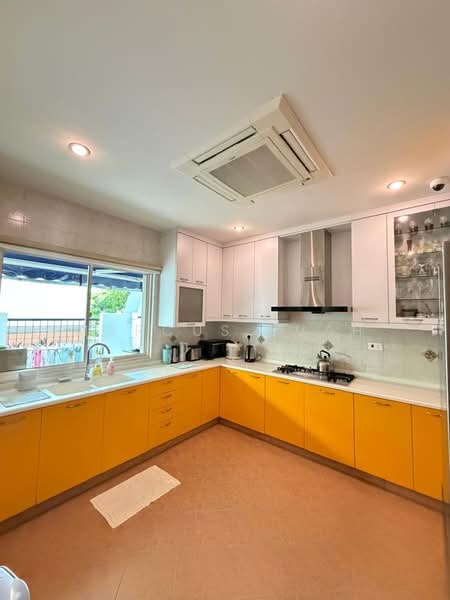999 Year Inter-Terrace at Teachers Estate, , 4 Bedrooms, 2,700 sqft, Terraced House For Sale, by Marcus Luah, 500240441 - Kitchen - PropertyGuru.com.sg