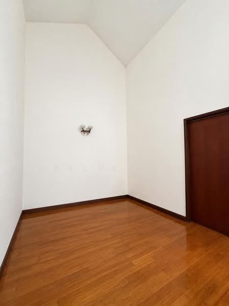 999 Year Inter-Terrace at Teachers Estate, , 4 Bedrooms, 2,700 sqft, Terraced House For Sale, by Marcus Luah, 500240441 - Interior - PropertyGuru.com.sg