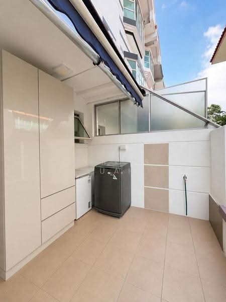999 Year Inter-Terrace at Teachers Estate, , 4 Bedrooms, 2,700 sqft, Terraced House For Sale, by Marcus Luah, 500240441 - Balcony - PropertyGuru.com.sg