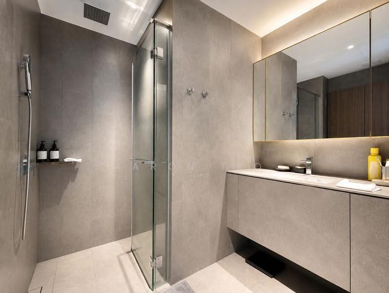 Midtown Modern, 18 Tan Quee Lan Street, 4 Bedrooms, 1,442 sqft, Condominium For Sale, by Aaron Teo, 500240445 - Bathroom - PropertyGuru.com.sg
