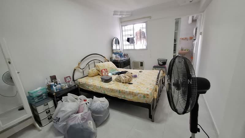 233 Bukit Batok East Avenue 5, 233 Bukit Batok East Avenue 5, 2 Bedrooms, 721 sqft, HDB Flat For Sale, by Nazeer Hussain, 500240461 - Bedroom - PropertyGuru.com.sg