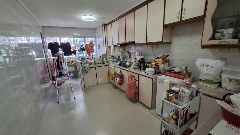 233 Bukit Batok East Avenue 5, 233 Bukit Batok East Avenue 5, 2 Bedrooms, 721 sqft, HDB Flat For Sale, by Nazeer Hussain, 500240461 - Kitchen - PropertyGuru.com.sg