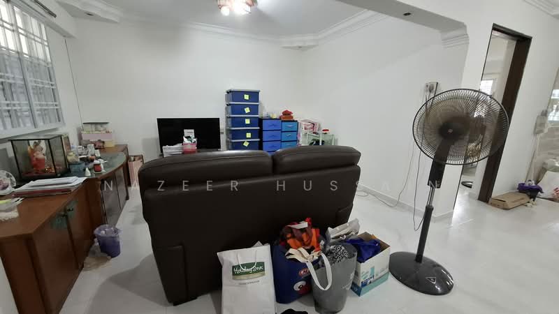 233 Bukit Batok East Avenue 5, 233 Bukit Batok East Avenue 5, 2 Bedrooms, 721 sqft, HDB Flat For Sale, by Nazeer Hussain, 500240461 - Living Room - PropertyGuru.com.sg