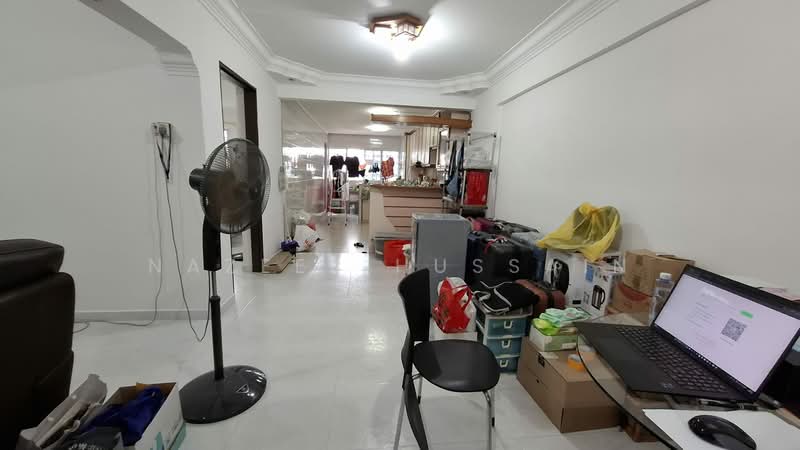 233 Bukit Batok East Avenue 5, 233 Bukit Batok East Avenue 5, 2 Bedrooms, 721 sqft, HDB Flat For Sale, by Nazeer Hussain, 500240461 - Living Room - PropertyGuru.com.sg