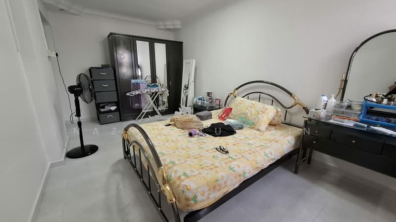 233 Bukit Batok East Avenue 5, 233 Bukit Batok East Avenue 5, 2 Bedrooms, 721 sqft, HDB Flat For Sale, by Nazeer Hussain, 500240461 - Bedroom - PropertyGuru.com.sg