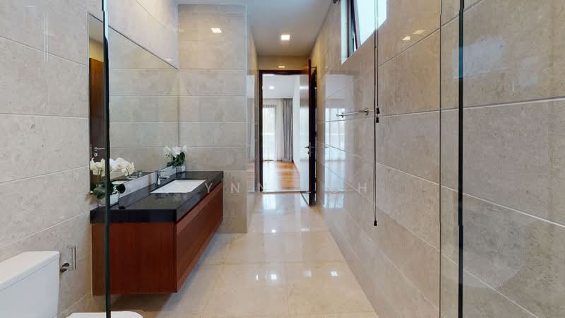 CONTEMPORARY MODERN BUNGALOW @ LORNIE RD, LORNIE ROAD, 7 Bedrooms, 9,450 sqft, Bungalow House For Rent, by Lynn Loh, 500240463 - Bathroom - PropertyGuru.com.sg